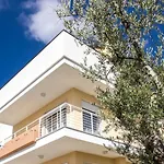 Oda ve Kahvaltı Niviera