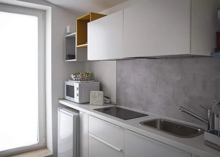 Oda ve Kahvaltı Niviera